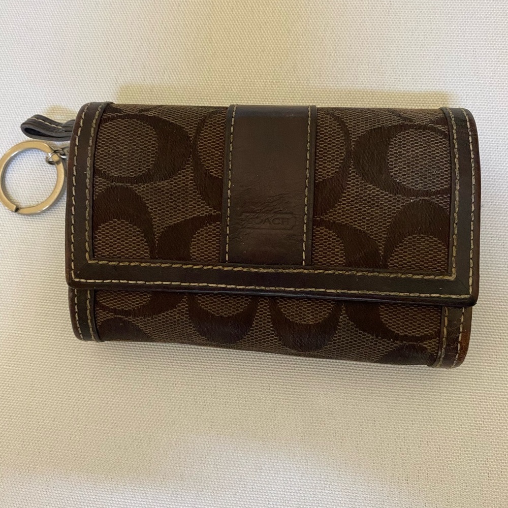 Signature Coach Brown Wallet with Key Holder